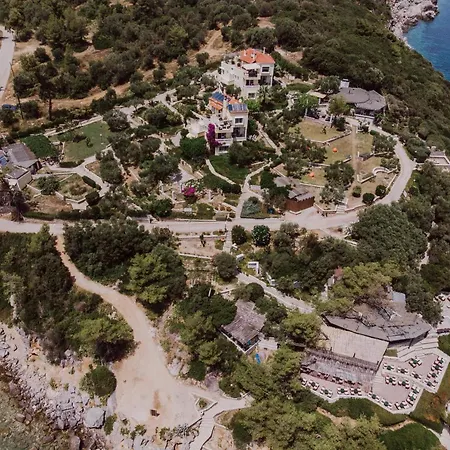 Porto Valitsa בית הארחה