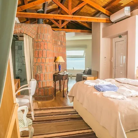 Konukevi Porto Valitsa 4*