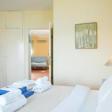 Konukevi Porto Valitsa 4*