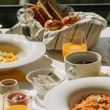 Konukevi Porto Valitsa 4*