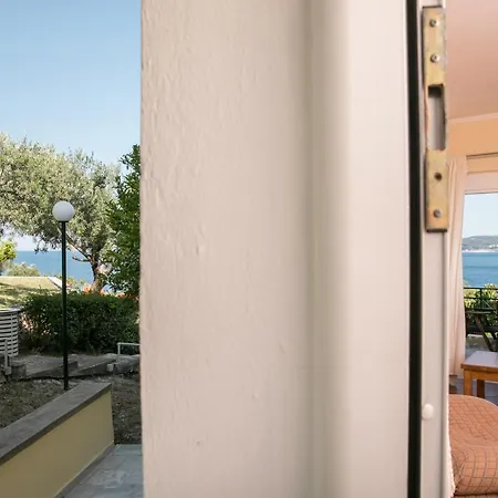 Porto Valitsa ゲストハウス パリウリ