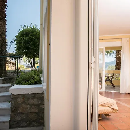 Porto Valitsa Konukevi 4*