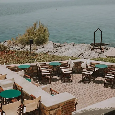 Porto Valitsa بيت ضيافة 4*