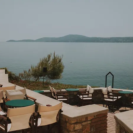 Porto Valitsa بيت ضيافة 4*